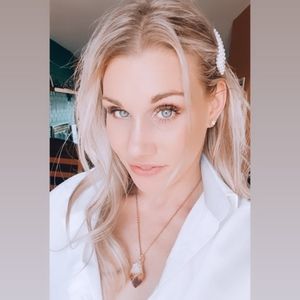 Meet your Posher, Destiny